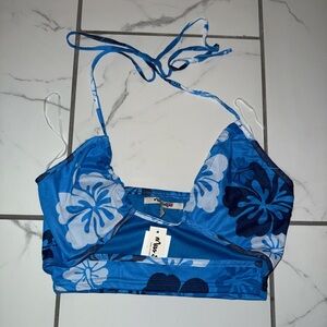 miss selfie blue floral top NWT